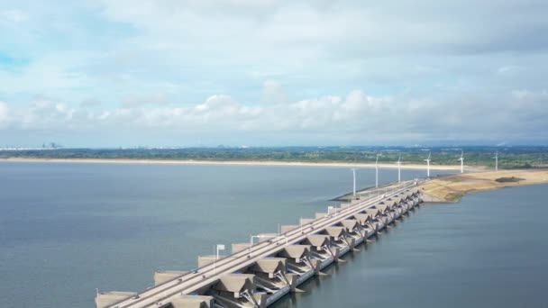Hermoso Paisaje Sobre Haringvlietdam Stellendam Países Bajos Puente Estuario Con — Vídeo de stock