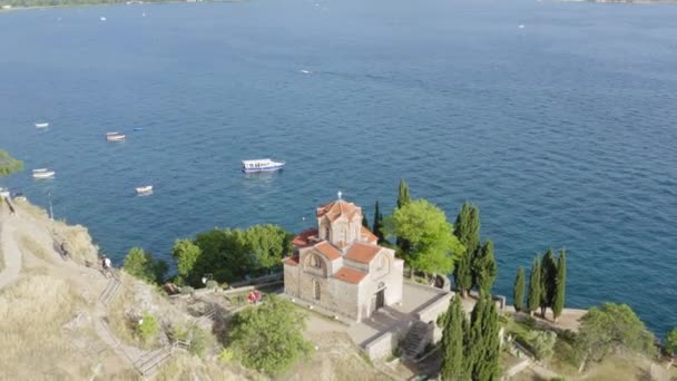 Iglesia San Juan Kaneo Lago Ohrid Macedonia Del Norte Dron — Vídeos de Stock