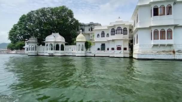 Rajput Arquitectura Del Palacio Isla Jagmadir Lago Pichola Udaipur — Vídeo de stock