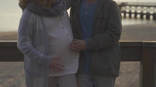 Close Pregnant Couple Enjoying Time Punta Del Este Beach Uruguay — Stock Video