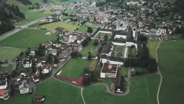 Drone Antenn Panorera Upp Över Endelberg Schweiz Visar Hela Staden — Stockvideo