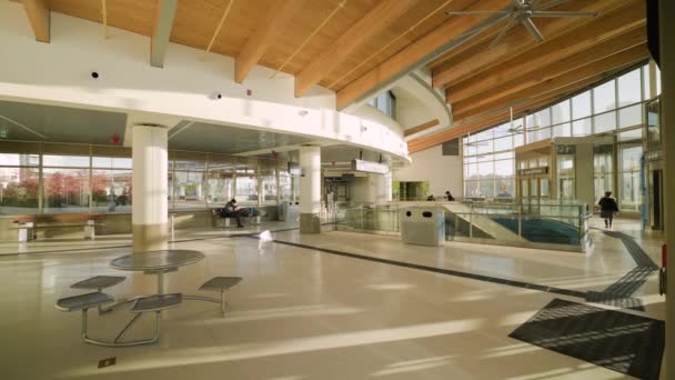Интерьер Автовокзал Vaughan Metropolitan Centre Современном Роскошном Дизайне — стоковое видео
