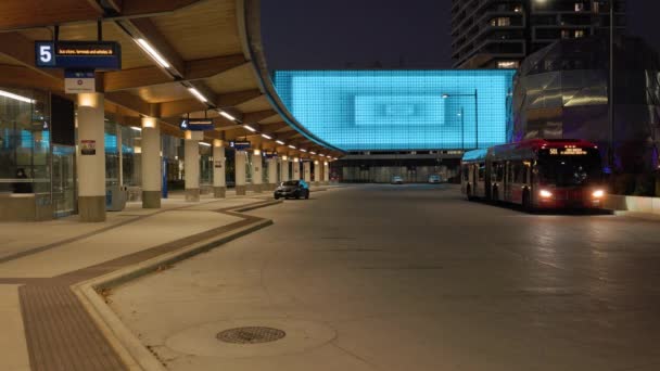 Toronto Kanada Nowy Terminal Vmc Vaughan Metropolitan Centre Dużym Elektronicznym — Wideo stockowe