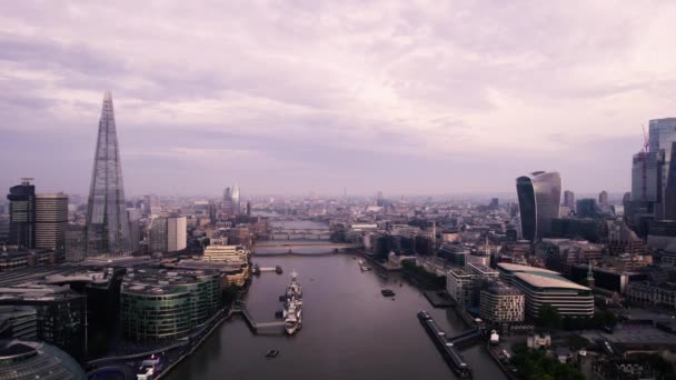 River Thames London Skyline Shard Fenchurch Building United Kingdom Air — стоковое видео