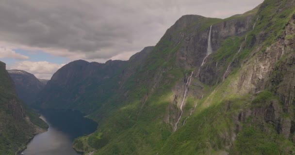 Norveç Teki Etkileyici Kjelfossen Şelalesi Ünlü Simge — Stok video