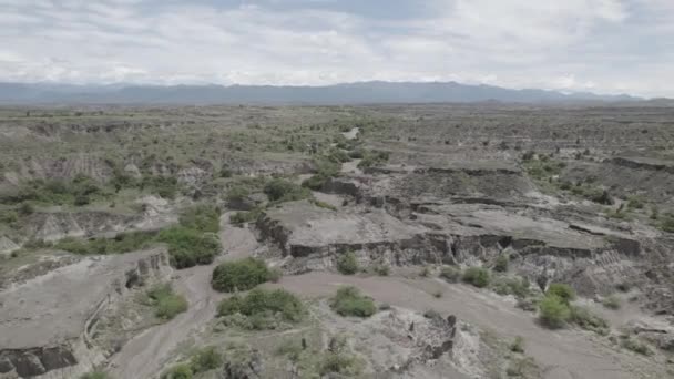 Πανοραμική Άποψη Του Ξηρασμένου Εδάφους Στην Έρημο Tatacoa Στην Κολομβία — Αρχείο Βίντεο