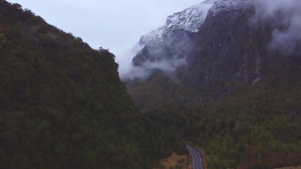 Itinerari Mezzo Alle Foreste Viaggiare Attraverso Foreste Montagne Innevate Foreste — Video Stock
