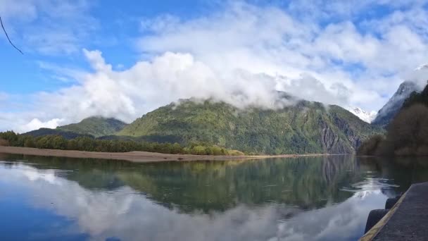 Timelapse Passage Van Wolken Natuur Verdamping Wolkenvorming Lake Puelo Patagonië — Stockvideo
