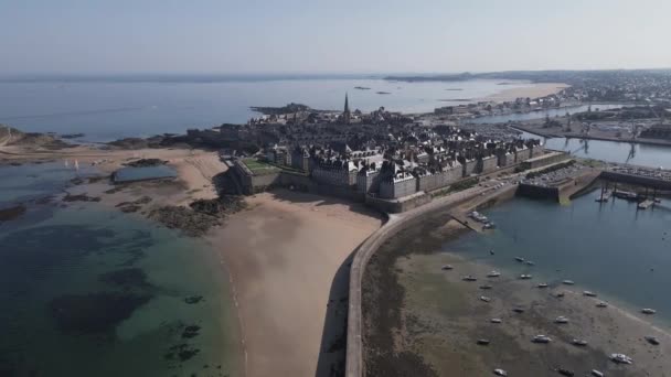 Plage Mole Oder Molenstrand Mit Saint Malo Hintergrund Bretagne Frankreich — Stockvideo