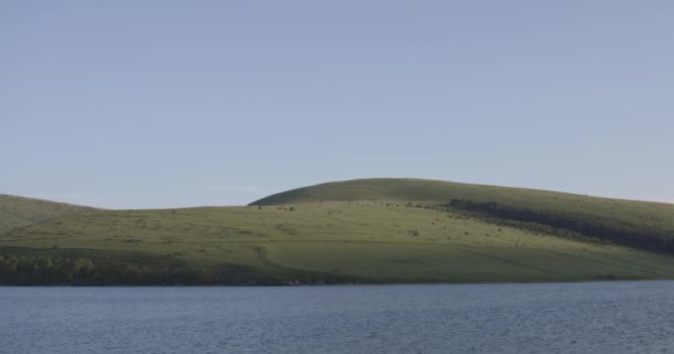 Lago Tabatskuri Con Antecedentes Escénicos Montaña Georgia Panorámica — Vídeos de Stock