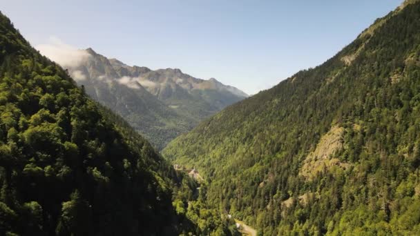 Francja Pireneje Artouste Ośrodek Narciarski Mała Francuska Wioska Typowy Ośrodek — Wideo stockowe