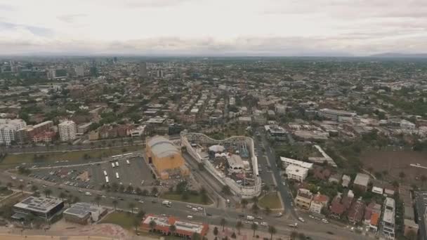 Drone Aérien Dessus Route Kilda Melbourne Montrant Luna Park — Video