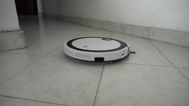 Robot Vacuum Cleaner Ruang Tamu Rumah — Stok Video