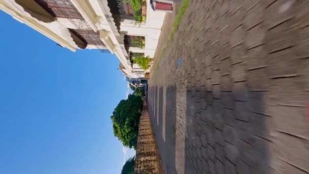 Vuelo Velocidad Vertical Sobre Asfalto Calle Las Damas Zona Colonial — Vídeo de stock