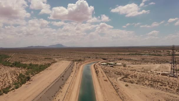 アリゾナ州南部のソルトギラ水路 ドローンの眺め — ストック動画