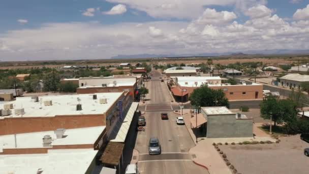 亚利桑那州弗洛伦斯市中心的主干道 无人驾驶飞机视图 — 图库视频影像