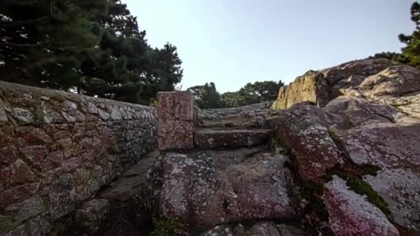 Snímek Starých Kamenných Zdí Přístavu Petra Guernsey Dne Noci Historická — Stock video