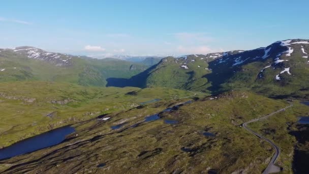 Fantastisk Vikafjellet Berg Vid Solnedgången Flygfoto Visar Kurvig Bergsväg Rv13 — Stockvideo
