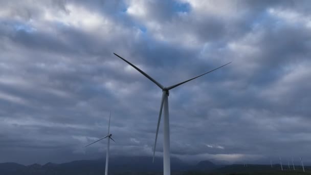Turbina Eólica Para Producción Energía Eólica Inclinación Aérea Hacia Abajo — Vídeo de stock