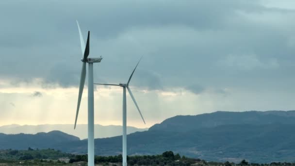 Vue Rapprochée Éolienne Arrêtée Dans Parc Éolien Coll Moro Par — Video