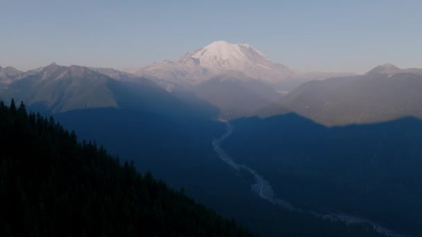 Cascade Dağları Ndaki Bir Vadinin Hava Görüntülerinde Sabahları Içinde Bir — Stok video