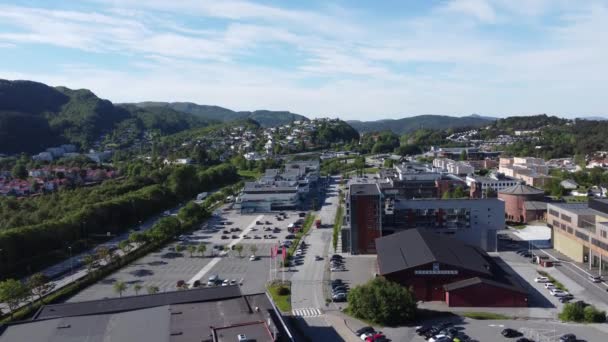 Ascensão Aérea Distrito Asane Fora Bergen Durante Manhã Verão Salão — Vídeo de Stock