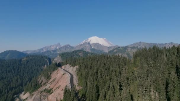 Aerial Footage Flying Pine Covered Hills Yakima Peak Cascade Mountains — 비디오