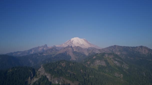 Letecké Záběry Hor Kolem Mount Rainier Velkým Sněhem Zakryté Hory — Stock video