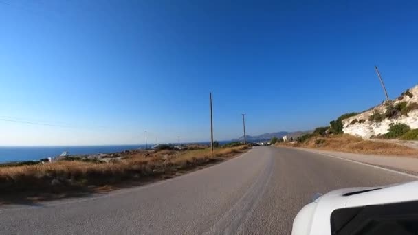 Pov Біла Машина Їздить Дорозі Грецію Влітку Сім Йде Пляж — стокове відео