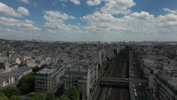 Σιδηροδρομικός Παρίσι Πόλη Στη Γαλλία Εναέρια Εμπρός — Αρχείο Βίντεο