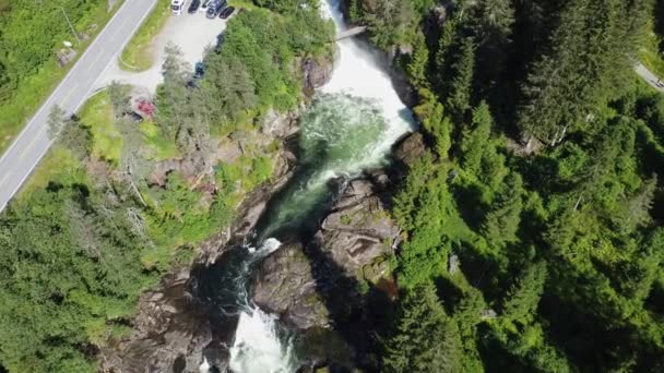 Persona Montando Tirolesa Sobre Río Stranda Voss Escalada Zipline Parque — Vídeos de Stock