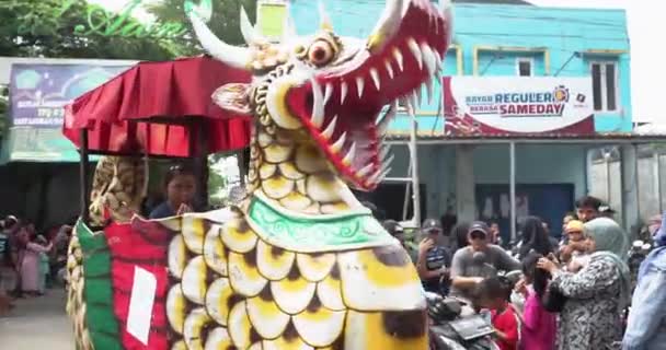 Uma Estátua Dragão Liman Feita Papel Evento Artes Culturais Carnaval — Vídeo de Stock