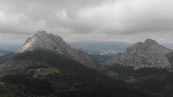 Aerial Panoramautsikt Över Urkiola Naturpark Biscay Spanien Scenisk Utsikt Över — Stockvideo
