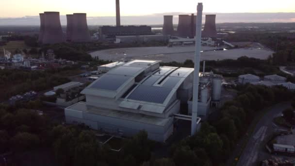 Luftaufnahme Über Dem Britischen Kraftwerk Für Fossile Brennstoffe Und Der — Stockvideo