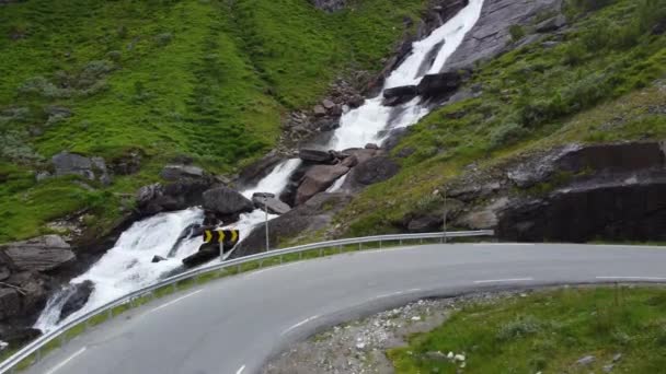 Norveç Batısındaki Vikafjellet Dağı Nda Karavan Yakınında Sendefossen Şelalesi Görüldü — Stok video