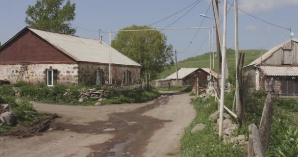 Rustic Houses Dirt Road Peaceful Small Village Moliti Tabatskuri Lake — стокове відео