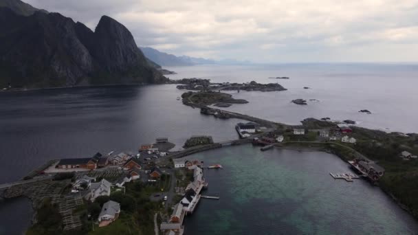 Reine Noorwegen Vliegen Vanuit Lucht Vissershuisjes Lofoten Eilanden Verbonden Met — Stockvideo
