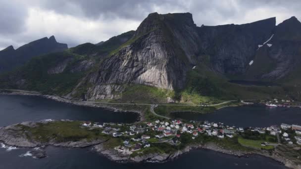 Aerial Reine Villaggio Pescatori Sull Isola Moskenesoya Norvegia — Video Stock