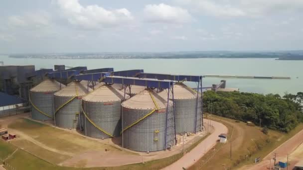 Silos Para Almacenar Soja Brasil Transferirlos Barcazas Vías Navegables Transportador — Vídeos de Stock