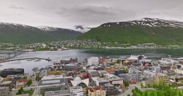 Troms Noorwegen Luchtfoto Drone Vlucht Het Centrum Vangt Brug Tromsysundet — Stockvideo