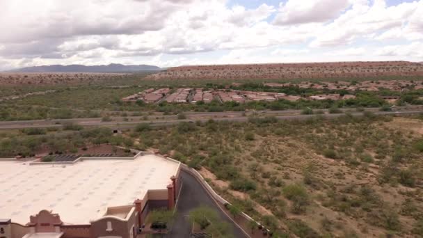 Sahuarita Arizona Shopping Center Drone Pullback — Vídeo de Stock