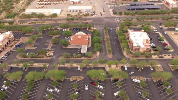 Luchtfoto Van Winkelcentrum Parkeerplaats Zuid Arizona Drone Zijdelings — Stockvideo
