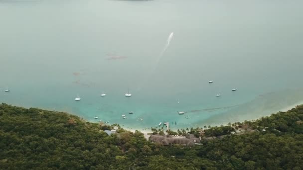 Drone Anteny Patelni Dół Nad Fitzroy Island Resort Łodzi Tropikalnym — Wideo stockowe