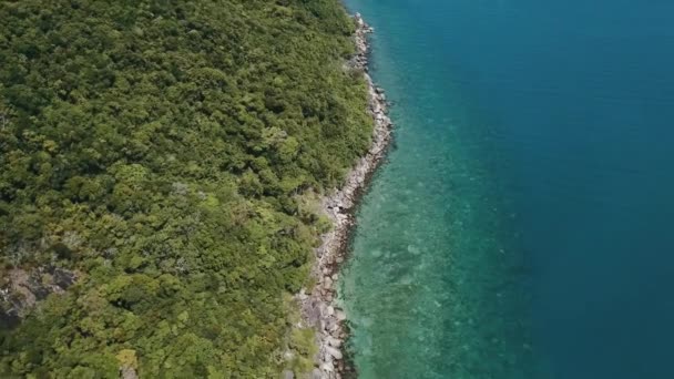 Drone Anteny Patelnie Górę Aby Pokazać Tropikalną Wyspę Czystą Niebieską — Wideo stockowe