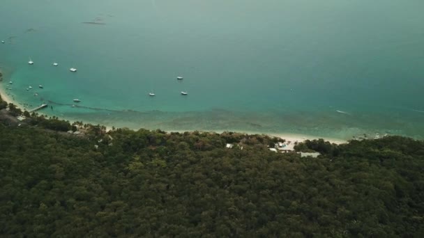 Drone Εναέρια Αργή Τηγάνι Πάνω Από Τροπικό Νησί Καταγάλανα Νερά — Αρχείο Βίντεο