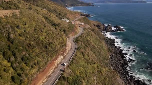 Ingrandimento Aereo Autostrada Una Scogliera Sulla Costa Cile — Video Stock