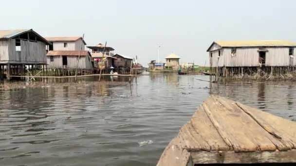 Tourist Tour Authauthauthauthitable African Stilt Village Lake View Boat — 비디오