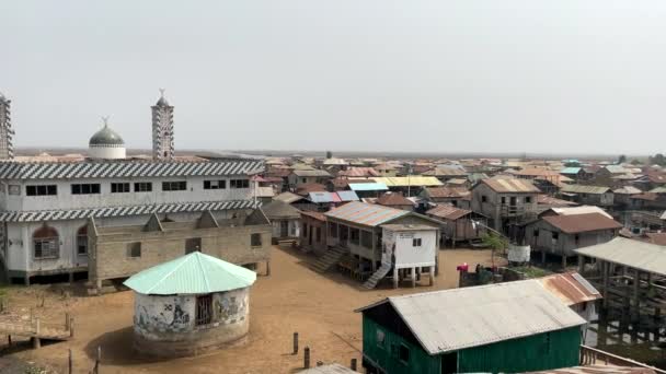 Bâtiments Villageois Ganvie Afrique Vieilles Maisons Pauvres Vue Panoramique Droite — Video