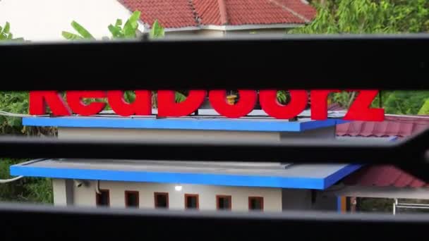 Rembang Indonesia September 2022 Kotak Baru Jaringan Hotel Populer Reddoorz — Stok Video