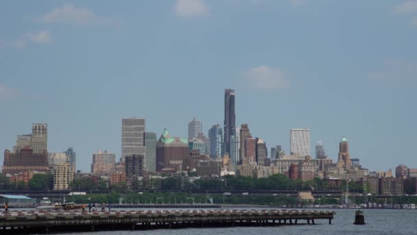 Helicóptero Aterrizando Una Plataforma Manhattan Nueva York — Vídeos de Stock